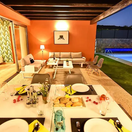 Villa Vista Salobre Luxury Retreat In Gran Canaria Private Outdoor Heatable Pool Bbq Facilities Shaded Outdoor Dining Area Salobre Golf, * Las Palmas de Gran Canaria