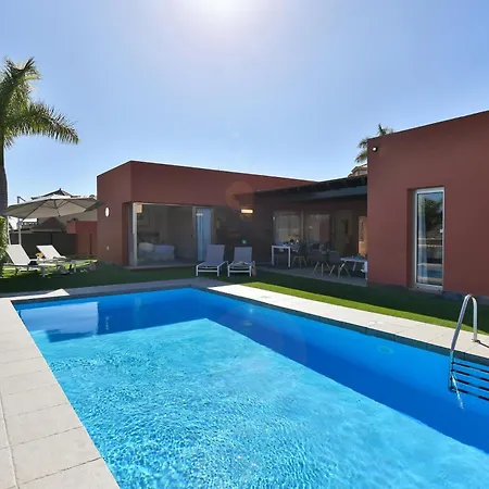 Villa Vista Salobre Luxury Retreat In Gran Canaria Private Outdoor Heatable Pool Bbq Facilities Shaded Outdoor Dining Area Salobre Golf,